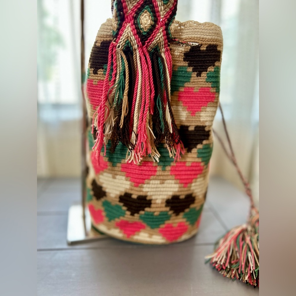 Wayuu Mochila Handmade Crossbody Bag Pink Teal Heart - Picture 9 of 15
